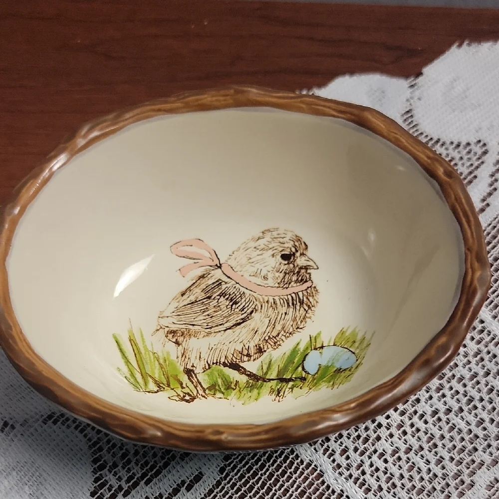 Williams Sonoma Easter Meadow Cream and Brown Ramekins